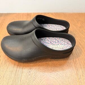 Dansko Women's Kaci Occupational Mule Clog - Lightweight and Slip Resistant